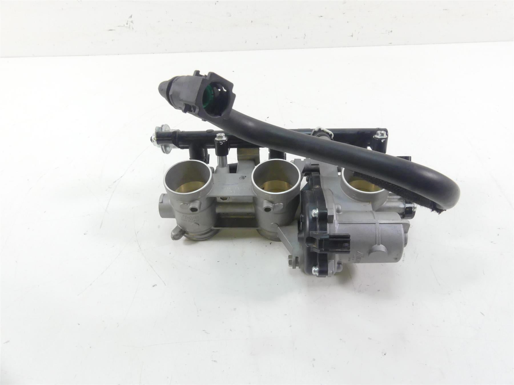 2022 Yamaha MT09 FZ09 Mikuni Throttle Body Fuel Injection Assy B7N-13750-11-00 {{ shop.shopifyCountryName }} - Mototech271