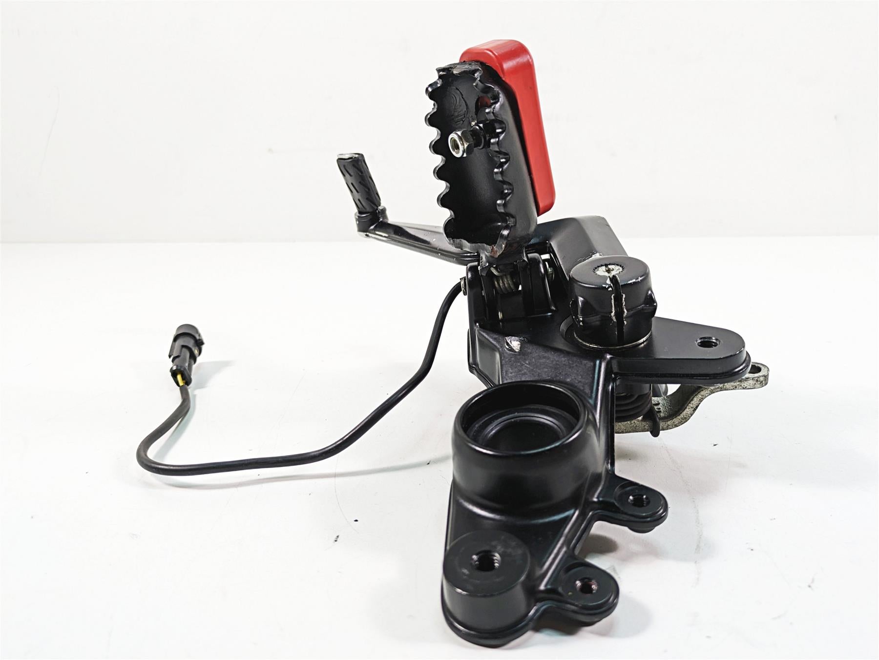 2011 Ducati Hypermotard 1100 Evo SP Front Right Footpeg & Brake Pedal 82411661AB {{ shop.shopifyCountryName }} - Mototech271