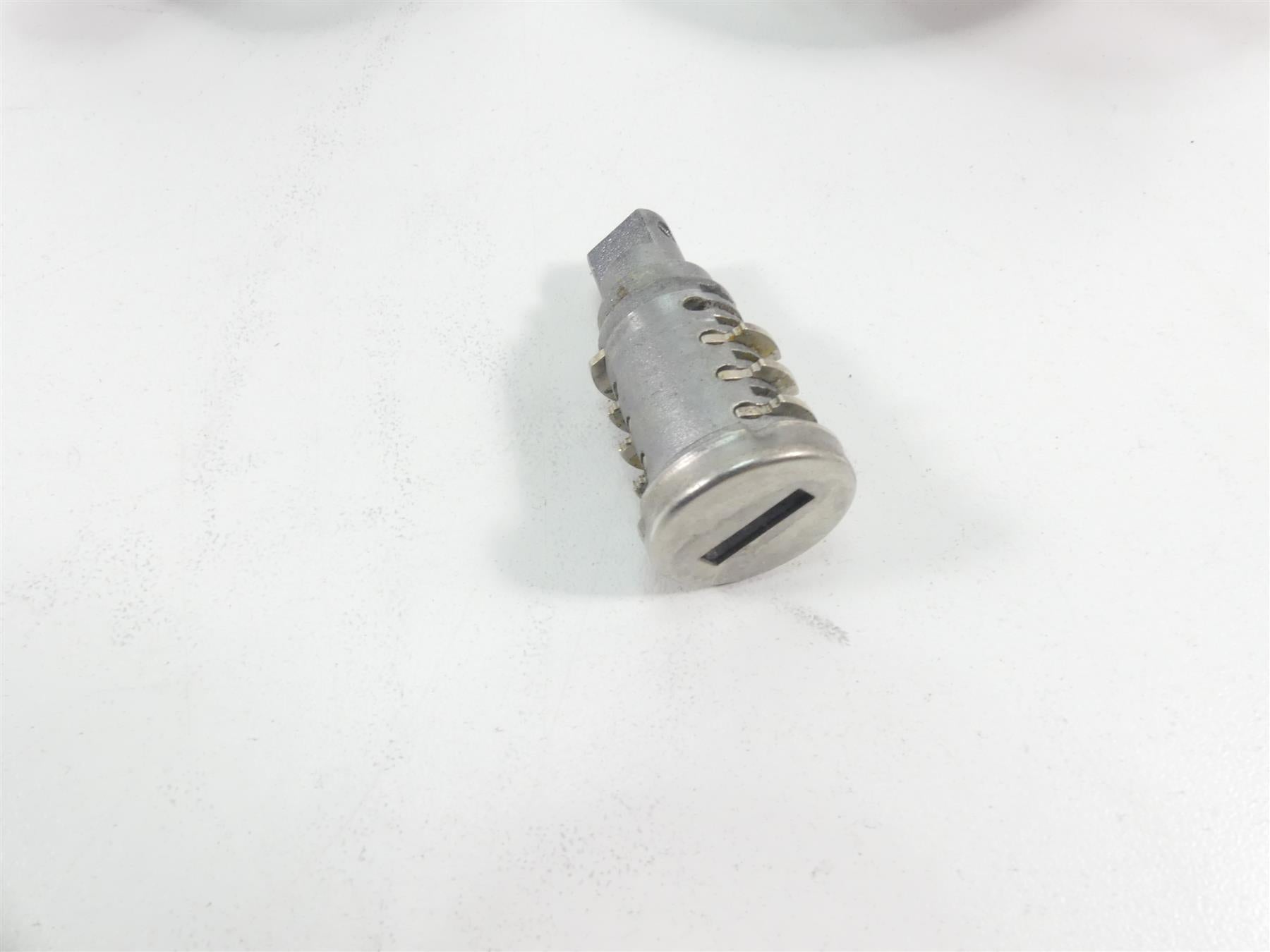 2013 BMW F800GS STD K72 Ignition Switch Gas Cap Key Lock Set -Read 51257700072 {{ shop.shopifyCountryName }} - Mototech271