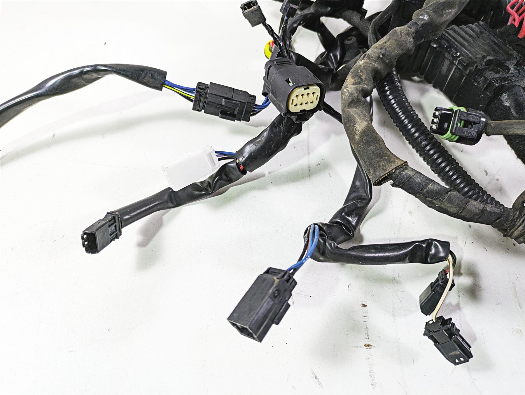 2012 Harley FLD Dyna Switchback Main Wiring Harness Loom -No Cuts 71072-12A {{ shop.shopifyCountryName }} - Mototech271