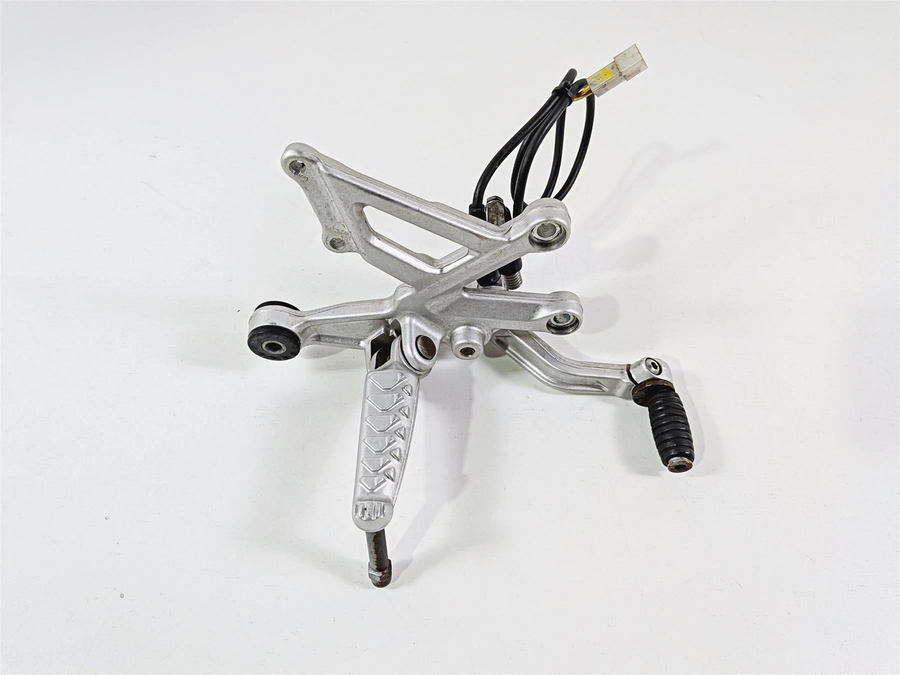 2014 Aprilia RSV4 RR Factory Right Front Foot Peg & Brake Pedal 858786 858785 {{ shop.shopifyCountryName }} - Mototech271
