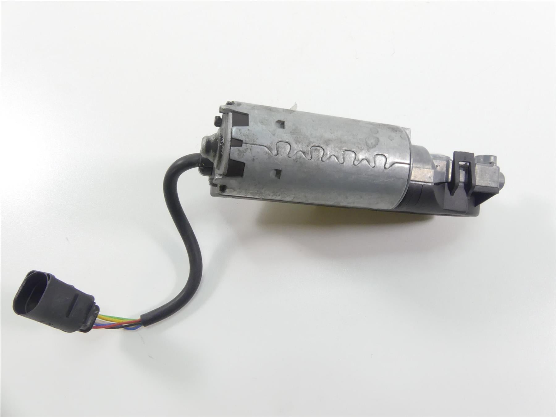 2014 BMW K1600 GTL K48 Nidec Windshield Adjuster Motor 46637724081 {{ shop.shopifyCountryName }} - Mototech271