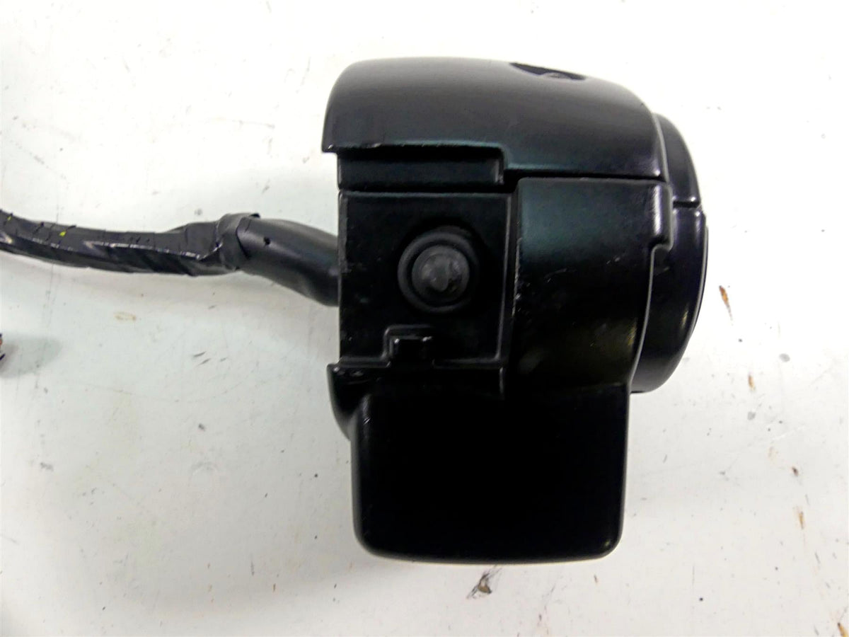 2010 Harley Touring FLHRC Road King Left Hand Control Switch 71682-06A 71685-06A {{ shop.shopifyCountryName }} - Mototech271