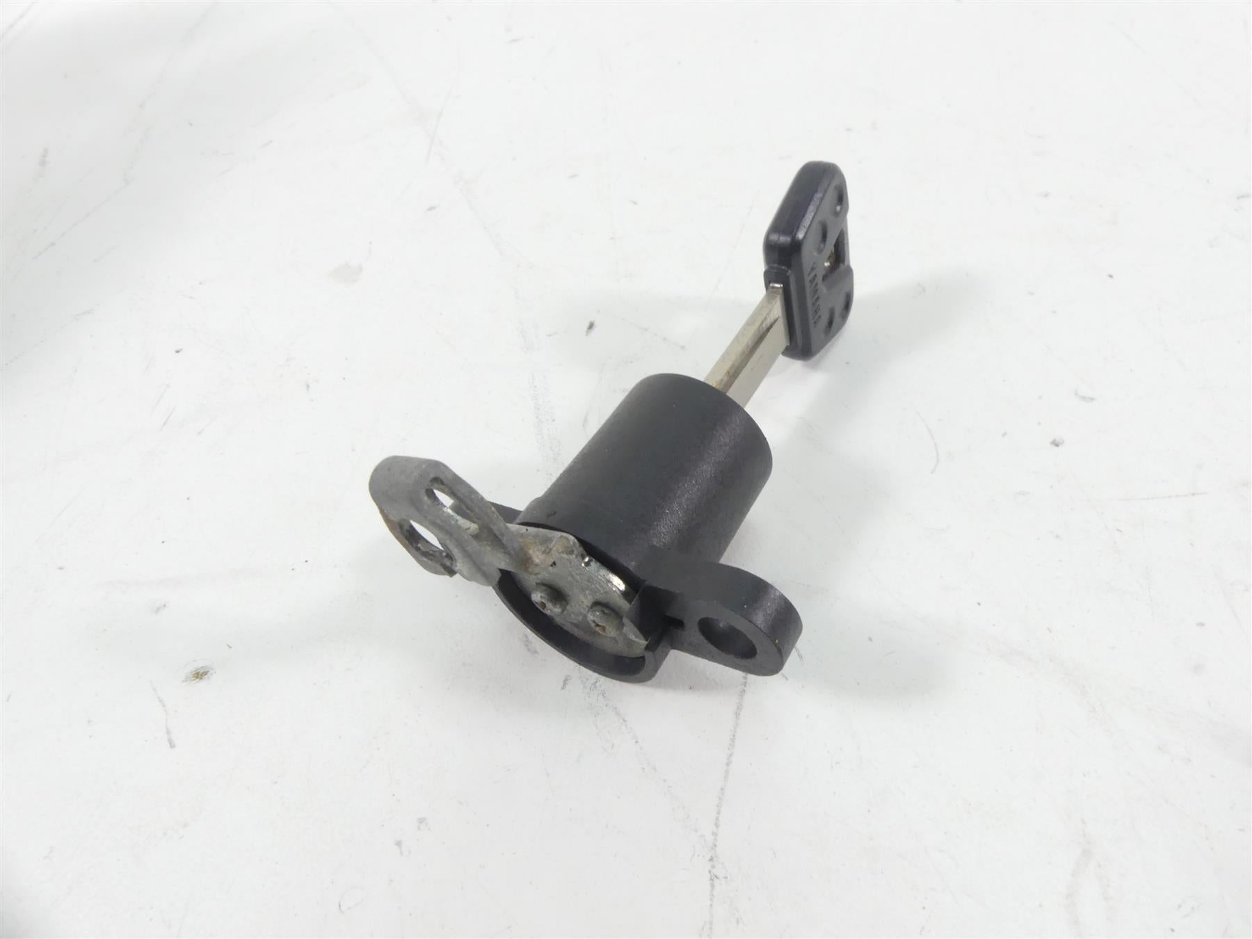 2007 Yamaha FZ1 Fazer Ignition Switch Key Tank Seat Lock Set 3C3-82501-10-00 {{ shop.shopifyCountryName }} - Mototech271
