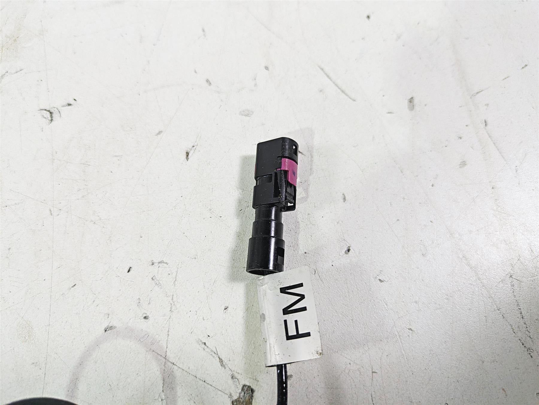 2022 BMW R1250 RT K052 FM Radio Antenna 65218406331 8406331 {{ shop.shopifyCountryName }} - Mototech271