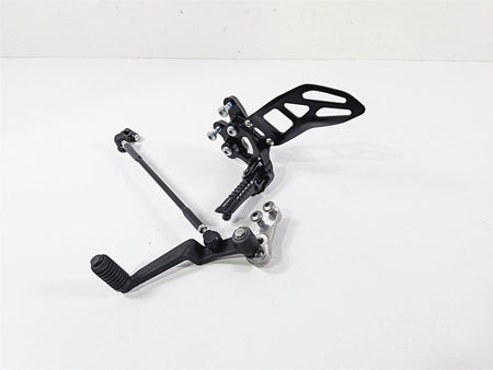2024 Suzuki GSXR600 Left Front Footpeg & Shifter 43521-47H20 25600-14J11 {{ shop.shopifyCountryName }} - Mototech271