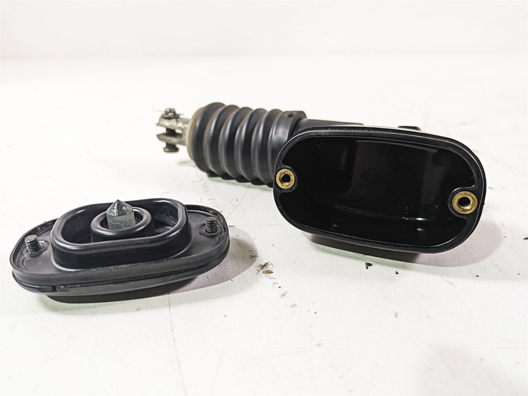2003 Harley Touring FLHTCUI 100TH E-Glide Rear Brake Master Cylinder 41755-99F {{ shop.shopifyCountryName }} - Mototech271