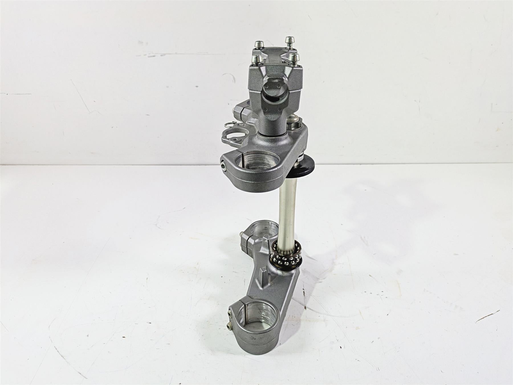 2020 Suzuki V-Strom 1050 XT Upper Lower Triple Tree Set - Read 51310-06L00-QSC {{ shop.shopifyCountryName }} - Mototech271