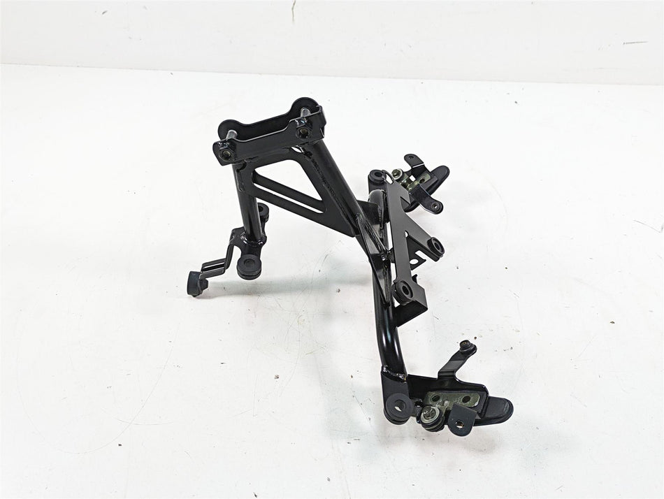 2002 Yamaha FZ1 FZS1000 Fazer Front Fairing Stay Holder Carrier 5LV-28356-00-00 {{ shop.shopifyCountryName }} - Mototech271