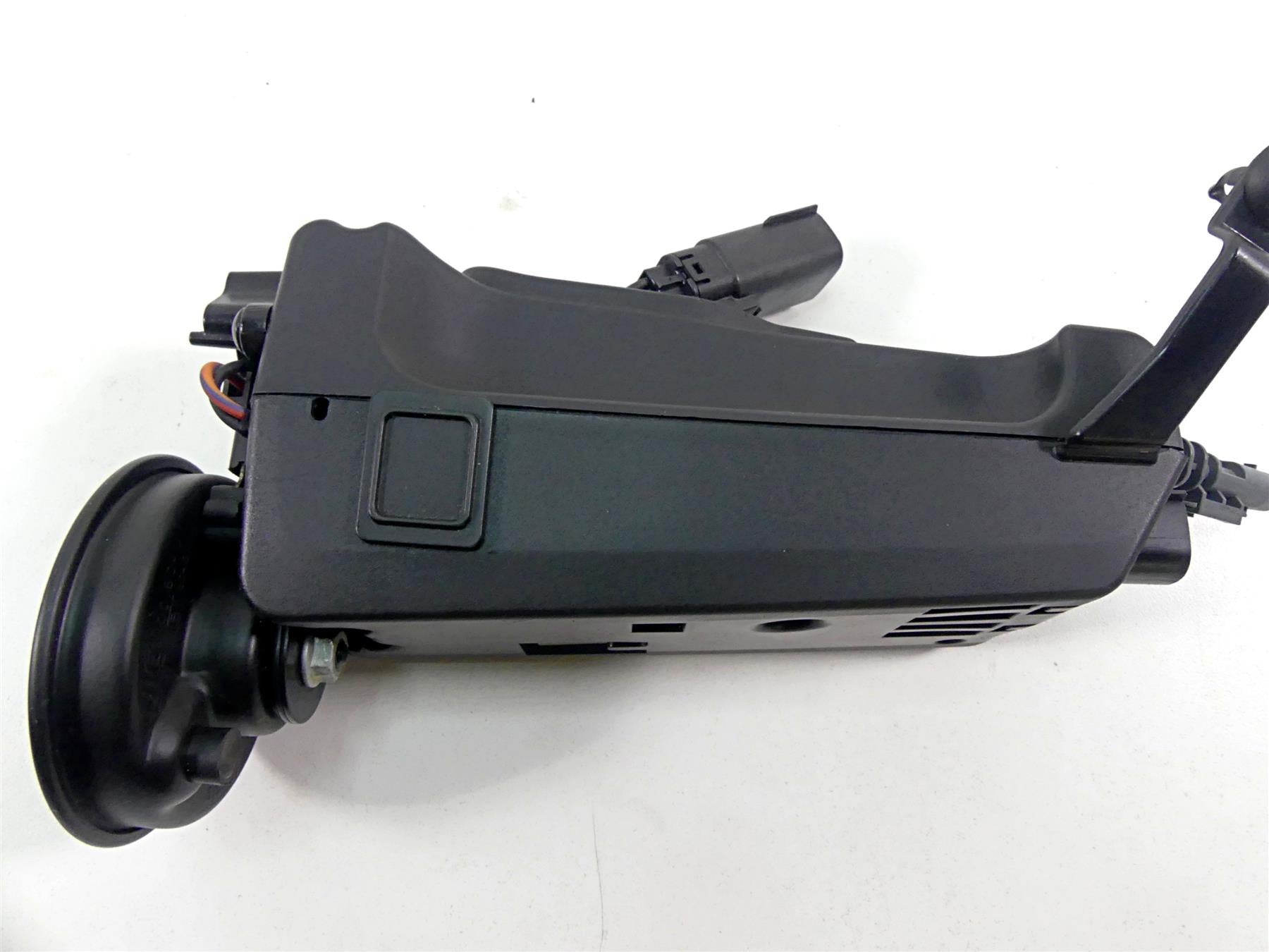 2020 Harley Softail FXST Standard Horn & Wiring Box Set 69202599 69000095 {{ shop.shopifyCountryName }} - Mototech271