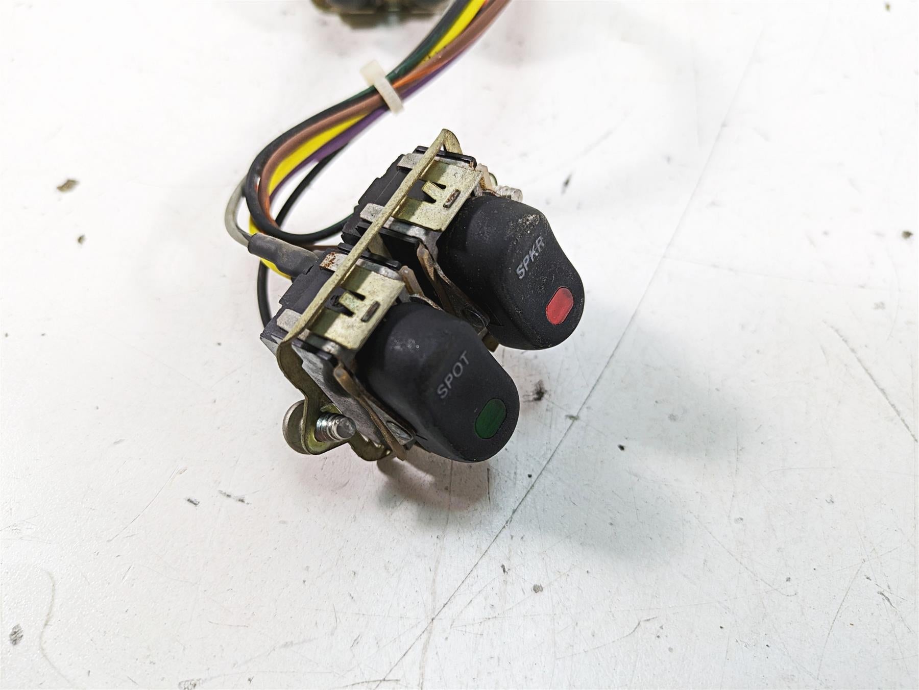 2008 Harley FLHTCU Electra Glide Auxiliary Cruise Spot Switch Set 70271-98 {{ shop.shopifyCountryName }} - Mototech271