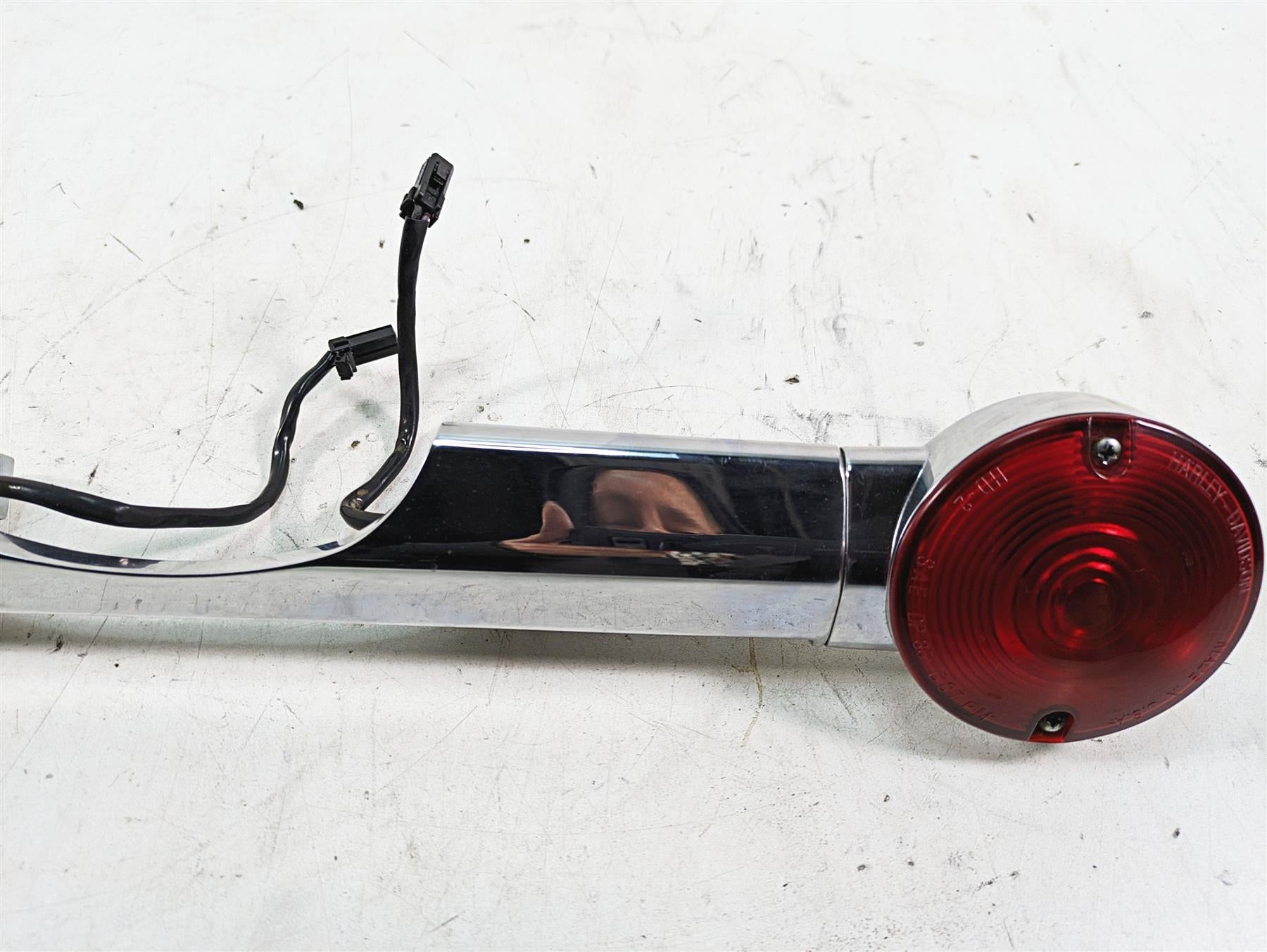 2009 Harley Touring FLHTCU Electra Glide Rear Blinker Turn Signal Bar 68510-74C {{ shop.shopifyCountryName }} - Mototech271