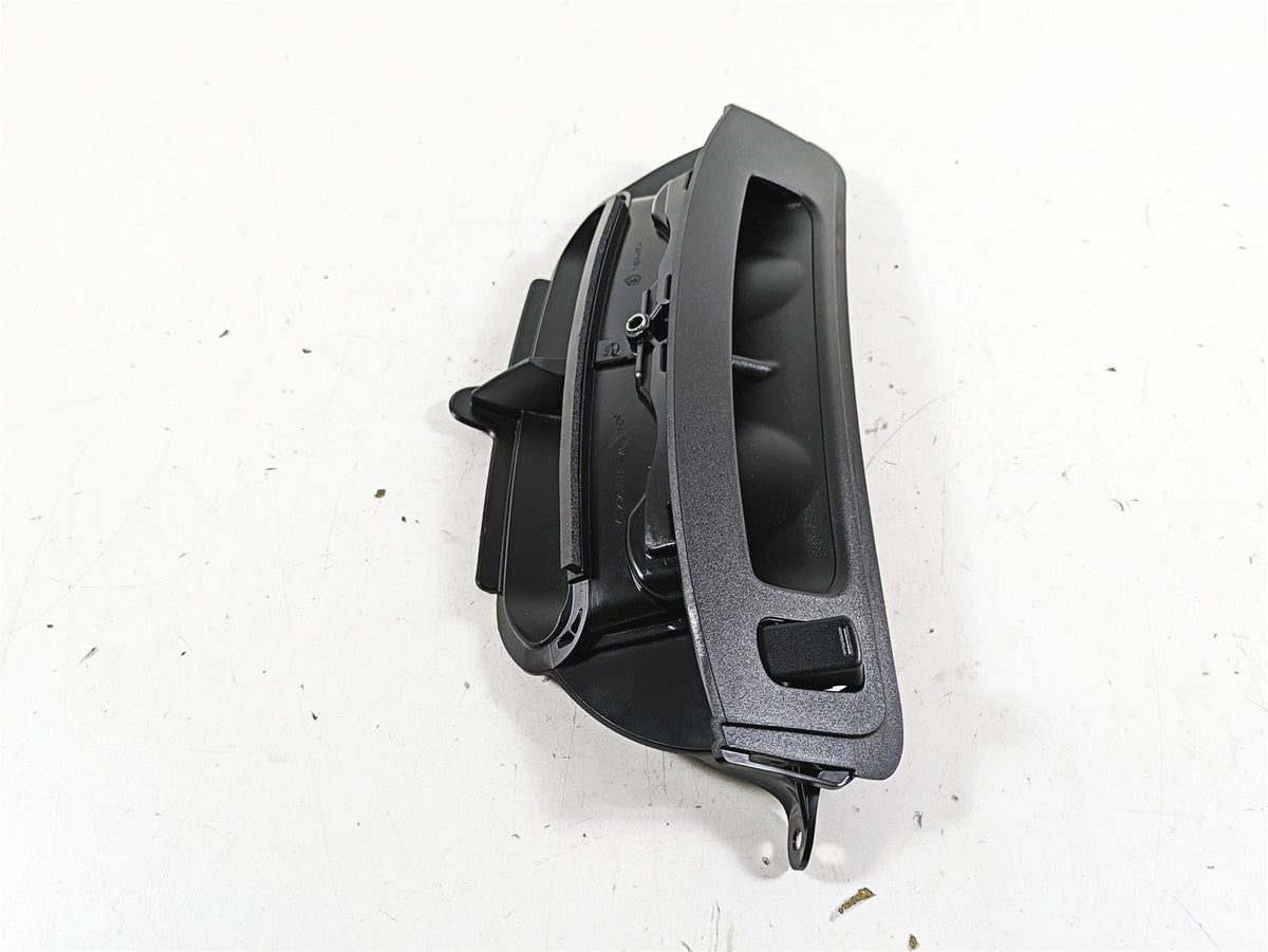 2015 Harley Touring FLHXS Street Glide Front Air Duct Inlet Vent 29200038 {{ shop.shopifyCountryName }} - Mototech271