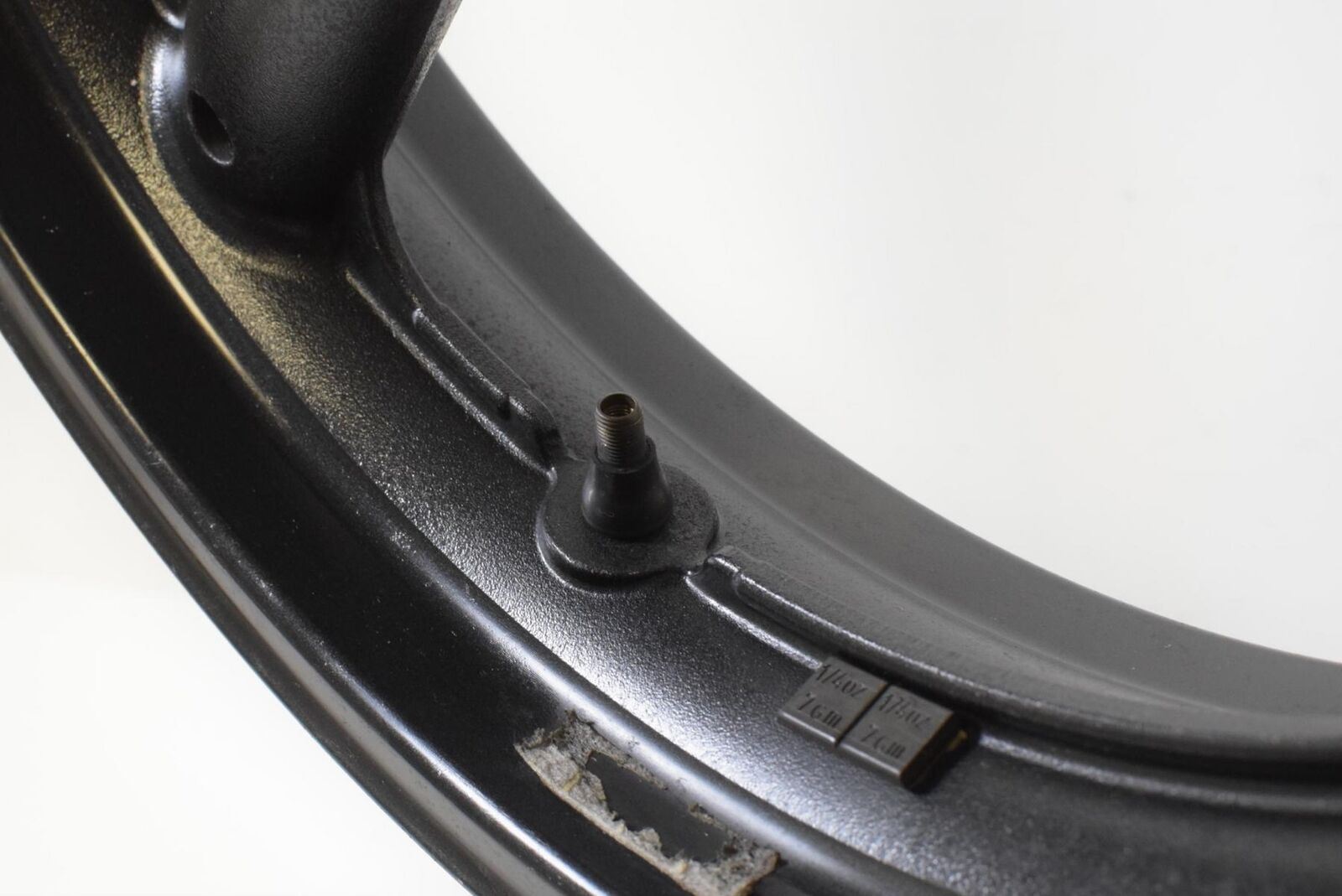 1995 Suzuki RF900R RF900 R Front Wheel Rim STRAIGHT 17x3.5 54111-17E11 {{ shop.shopifyCountryName }} - Mototech271