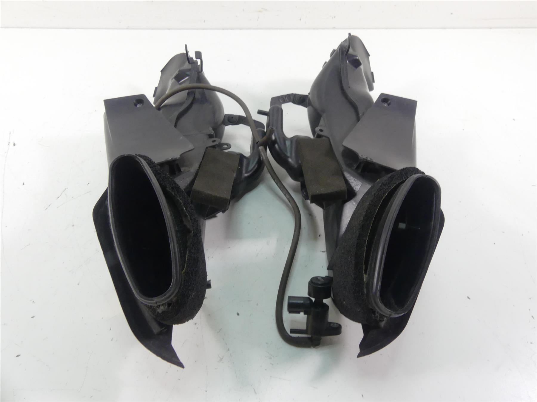 2015 Honda CBR1000 RR SC59 Upper Air Intake Duct Ram Set 64380-MGP-A00 {{ shop.shopifyCountryName }} - Mototech271