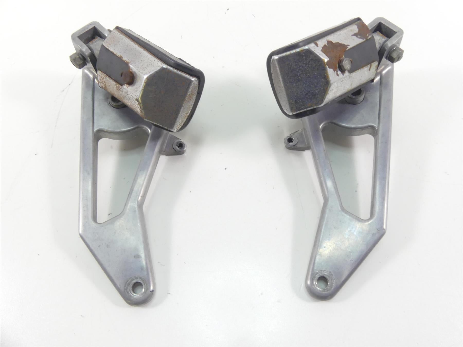 2001 Moto Guzzi California Sp 1100 Rear Footpegs + Brackets Set GU294435509 {{ shop.shopifyCountryName }} - Mototech271
