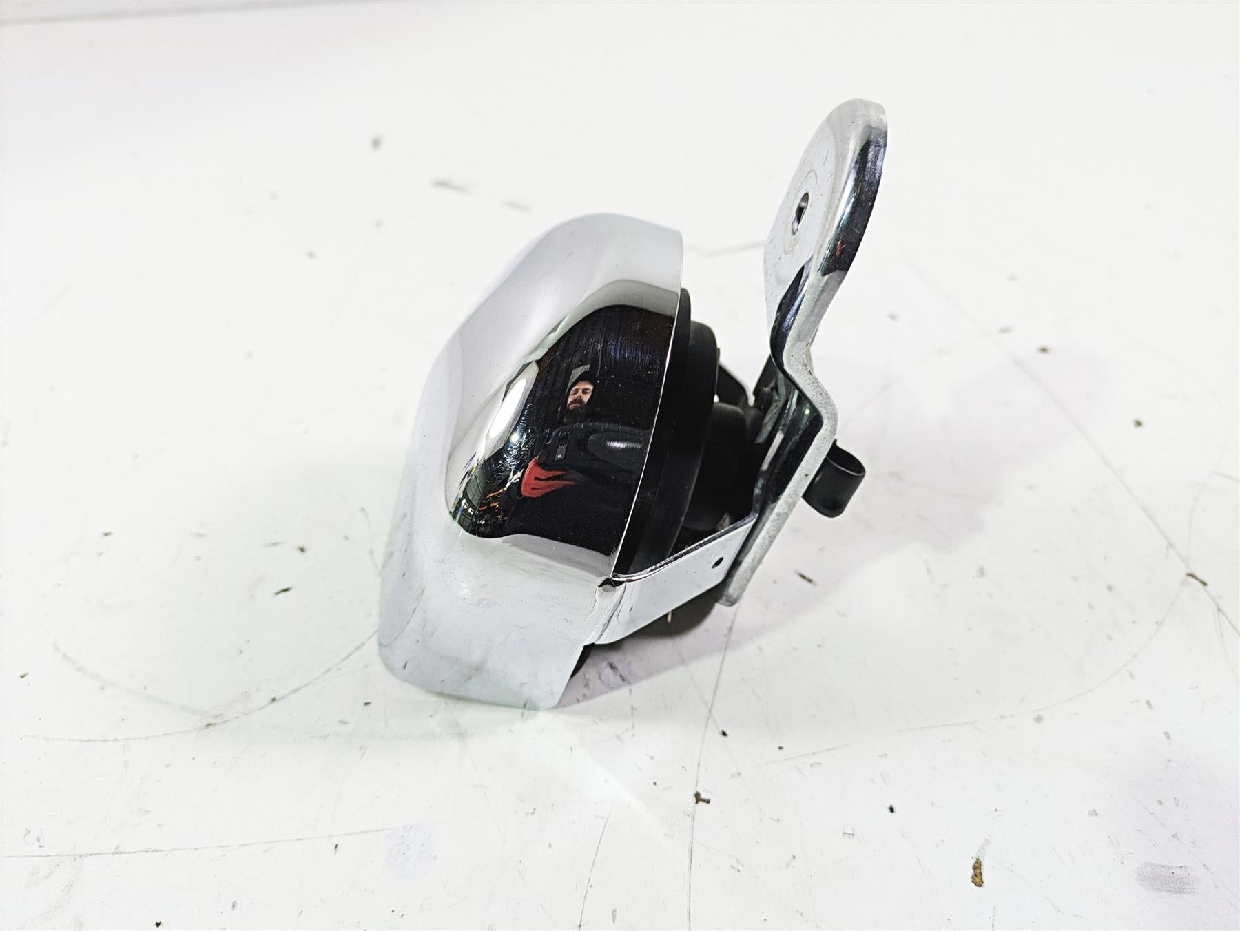 2007 Harley Touring FLHTCU SE CVO E-Glide Horn & Chrome Cover 61300478A {{ shop.shopifyCountryName }} - Mototech271