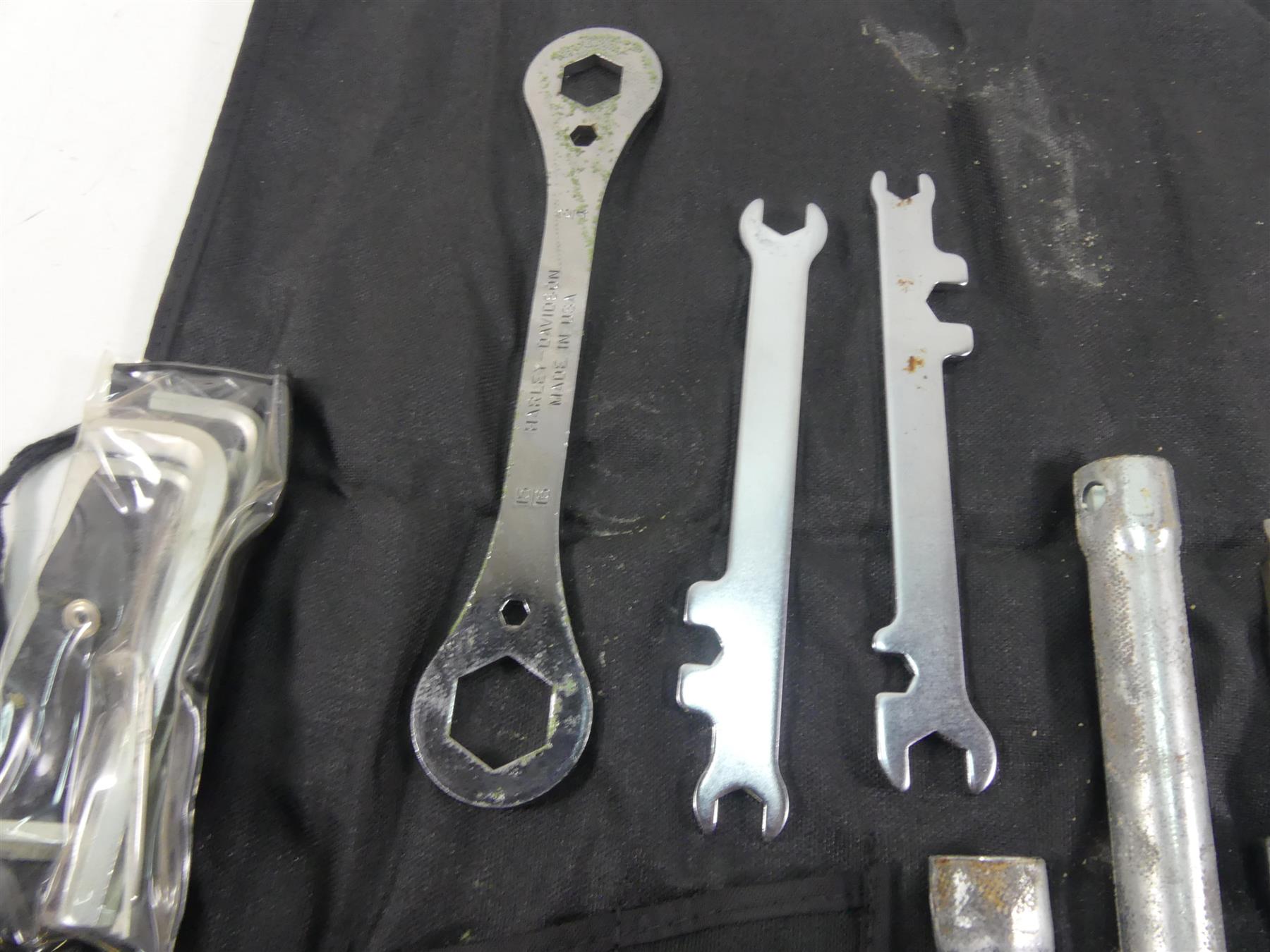 1999 Harley Touring FLHTCUI Electra Glide Owners Tool Kit + Bag 94819-02 {{ shop.shopifyCountryName }} - Mototech271