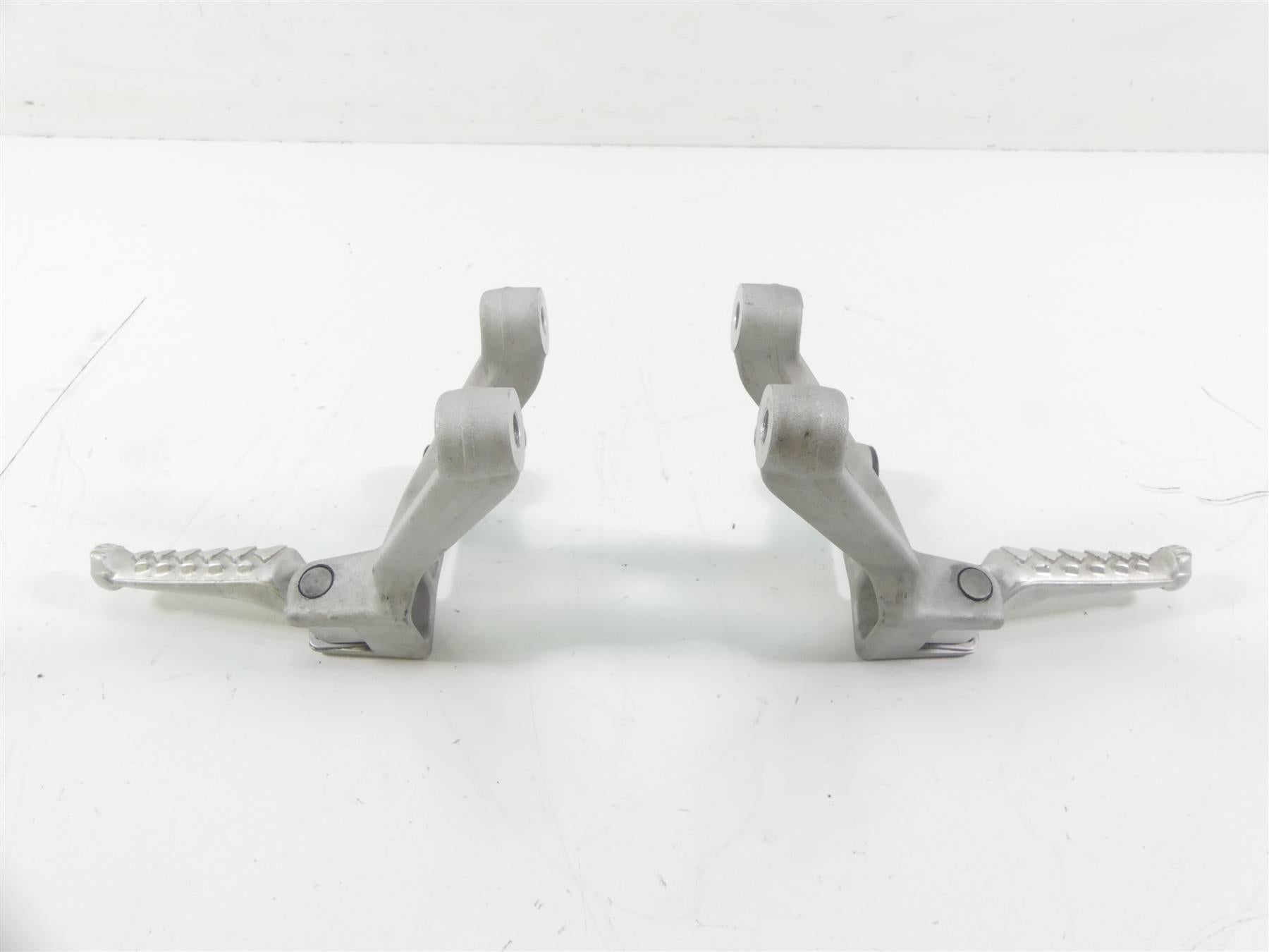 2004 Aprilia RSV 2 1000R Mille Rear Passenger Footpeg Set AP8134786 AP8134830 {{ shop.shopifyCountryName }} - Mototech271