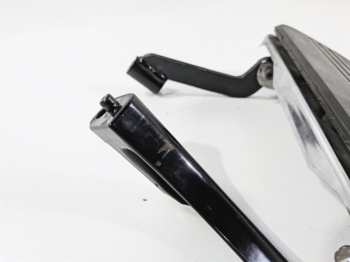 2016 Harley Touring FLHX Street Glide Right Floor Board & Brake Pedal 50674-05 {{ shop.shopifyCountryName }} - Mototech271
