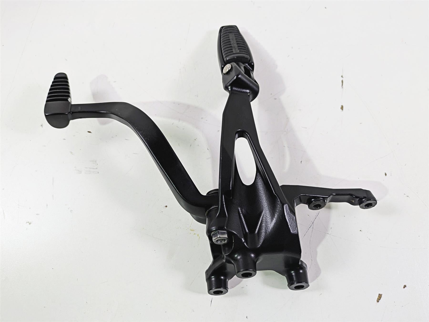 2024 Harley Sportster RH975 S Front Right Footpeg Brake Pedal Set 50502125 {{ shop.shopifyCountryName }} - Mototech271