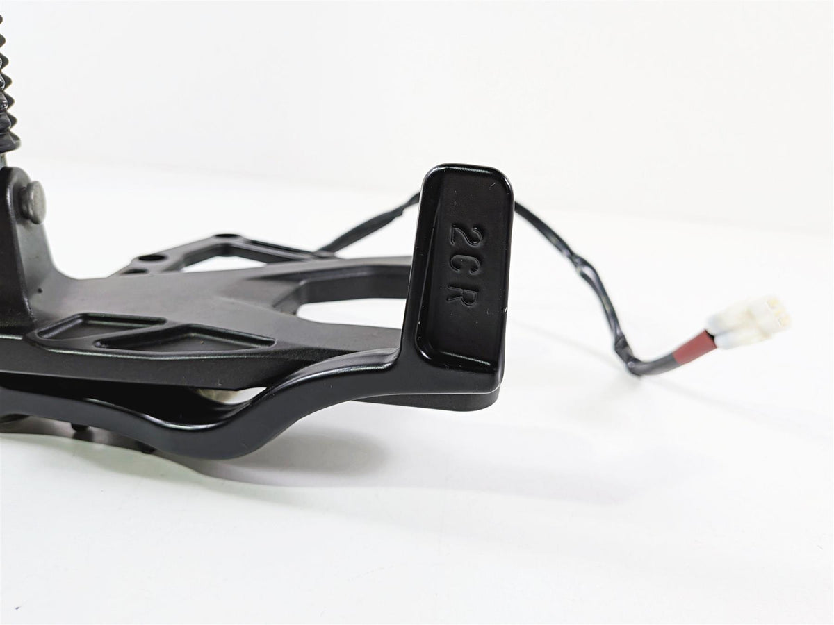 2016 Yamaha YZF R1 RN32 Front Right Foot Peg & Brake Pedal 2CR-27443-00-00 {{ shop.shopifyCountryName }} - Mototech271