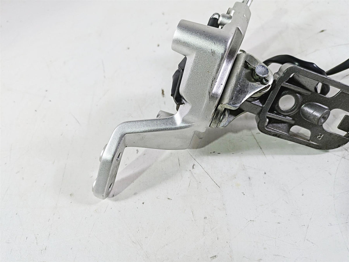 2021 Yamaha Tenere 700 XTZ7 Right Footpeg Foot Peg & Mount BW3-F7443-00-00 {{ shop.shopifyCountryName }} - Mototech271