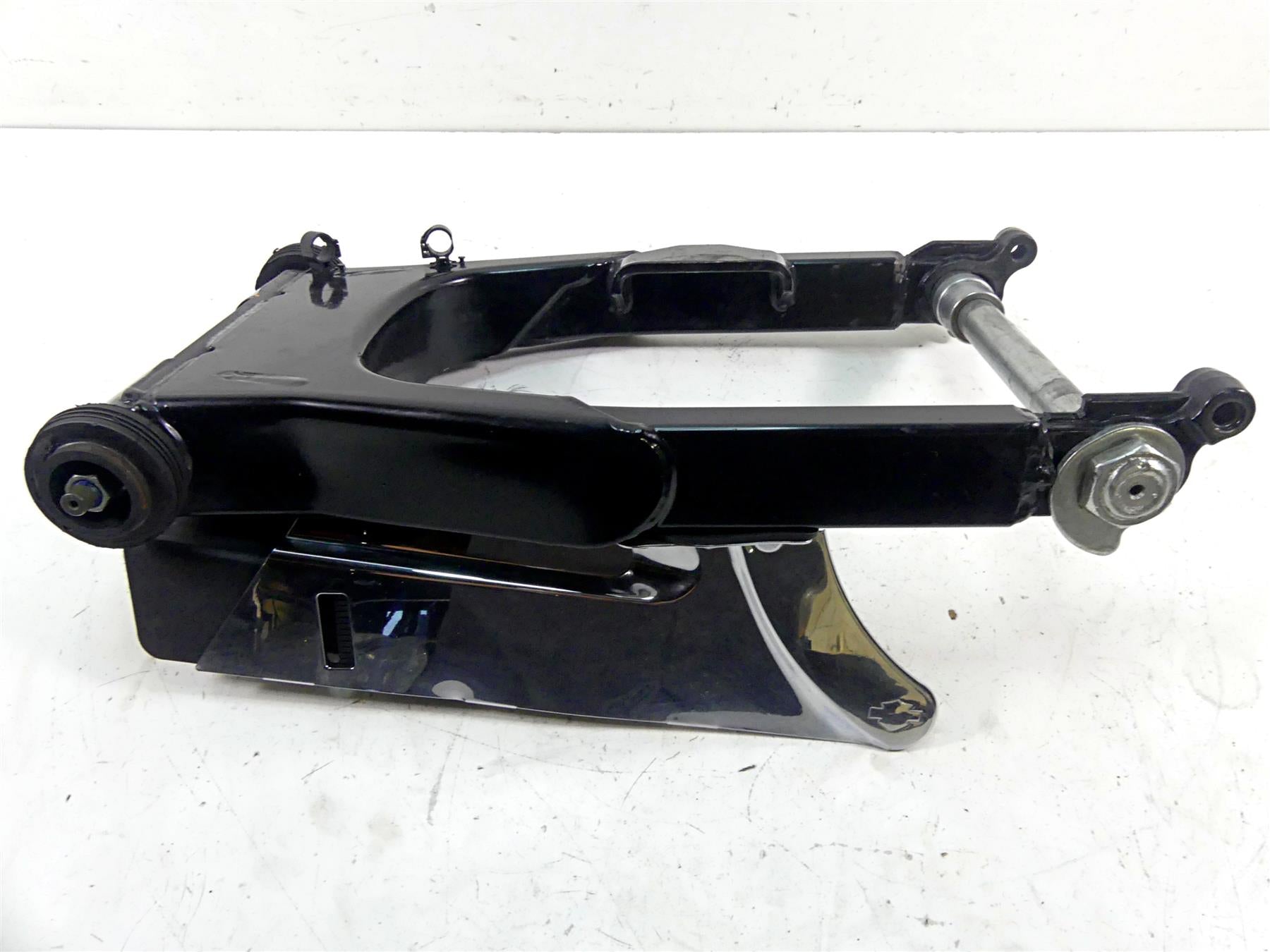 2002 Harley Touring FLHTC Electra Glide Swingarm Swing Arm 1" Axle 47549-02A {{ shop.shopifyCountryName }} - Mototech271