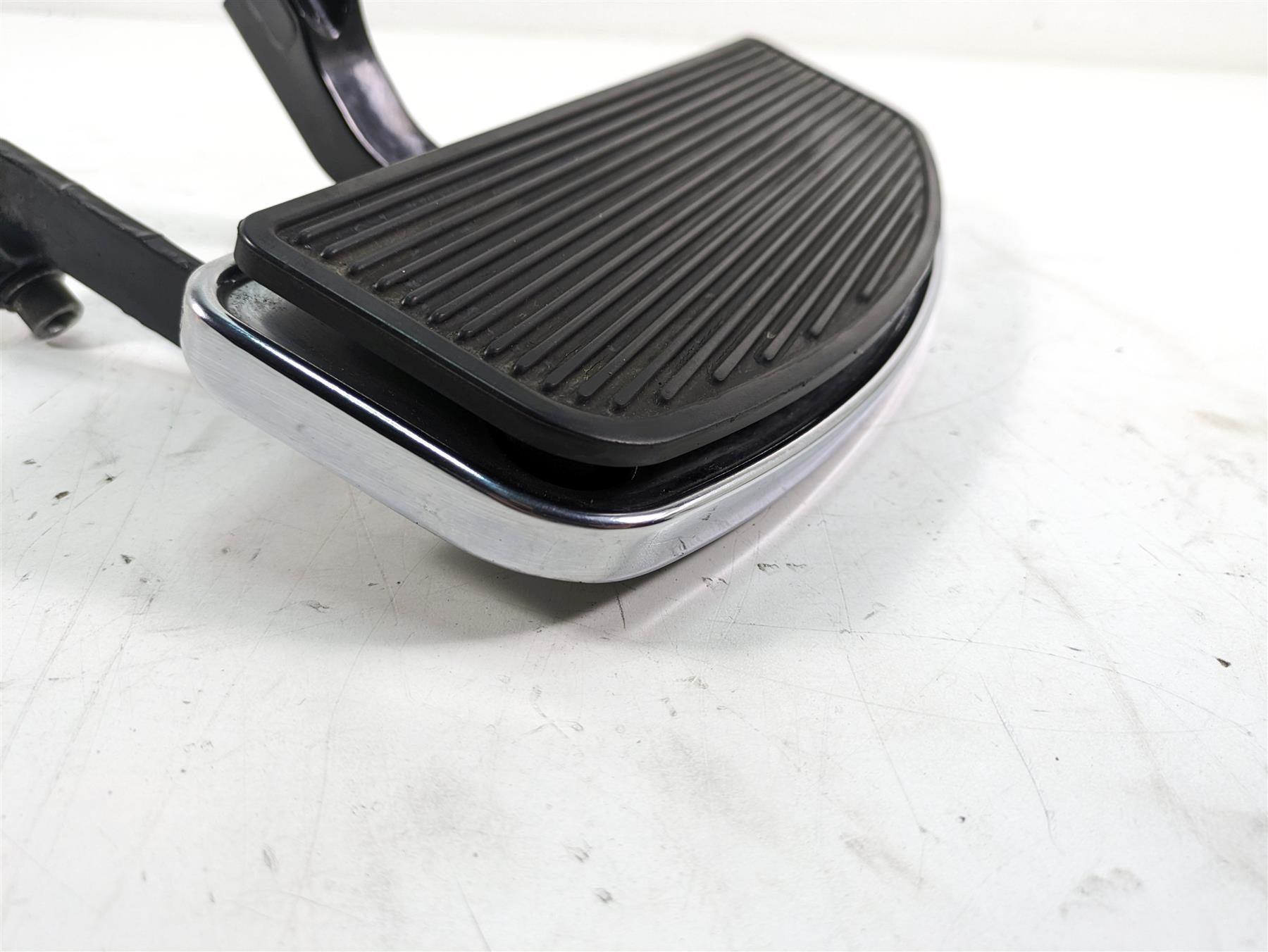 2014 Harley Touring FLHTK Electra Glide Left Rider Foot Floor Board 50621-06 {{ shop.shopifyCountryName }} - Mototech271