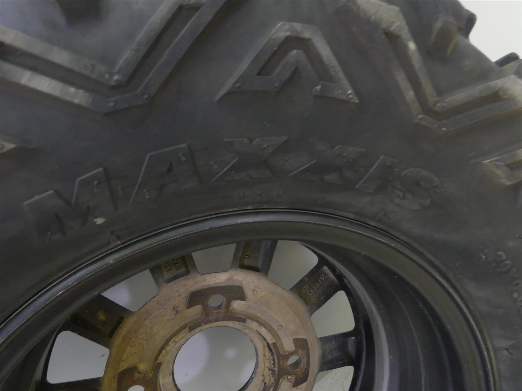 2018 Polaris RZR 1000 RS1 Front Right Rim & Maxxis Bighorn 29x9R14 Tire 1522842 {{ shop.shopifyCountryName }} - Mototech271