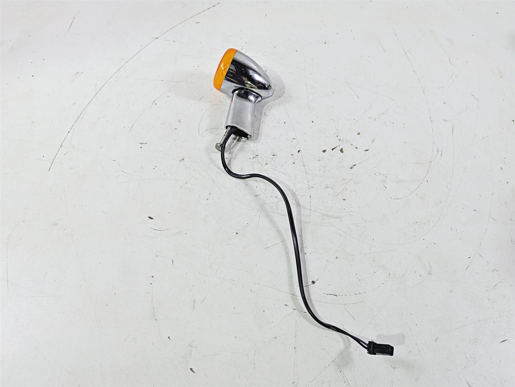 2015 Harley FXDL Dyna Low Rider Right Rear Blinker Turn Signal 68978-00 {{ shop.shopifyCountryName }} - Mototech271