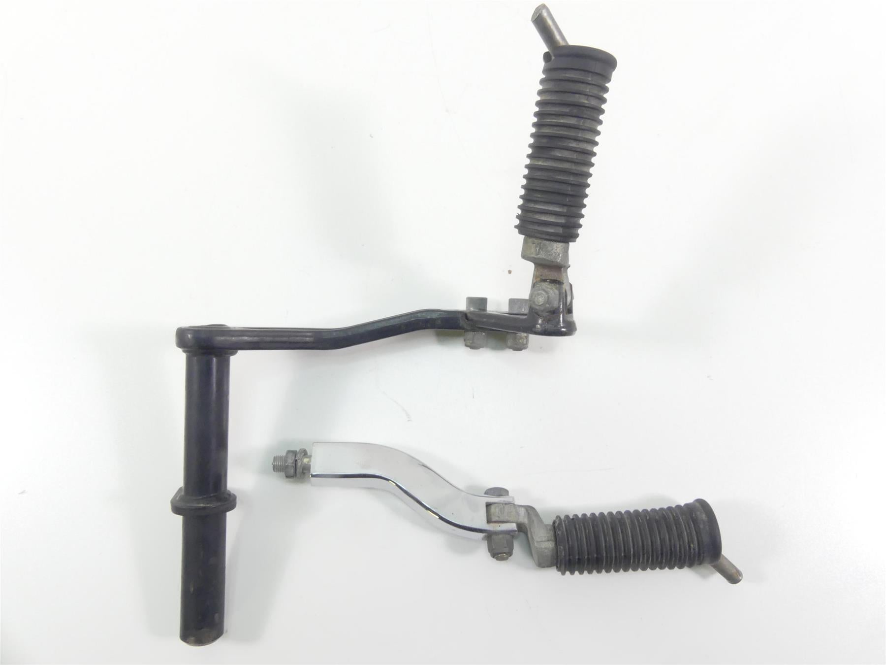 1999 Harley Dyna FXDS Convertible Rear Passenger Foot Peg Set + Mounts 52740-94A {{ shop.shopifyCountryName }} - Mototech271