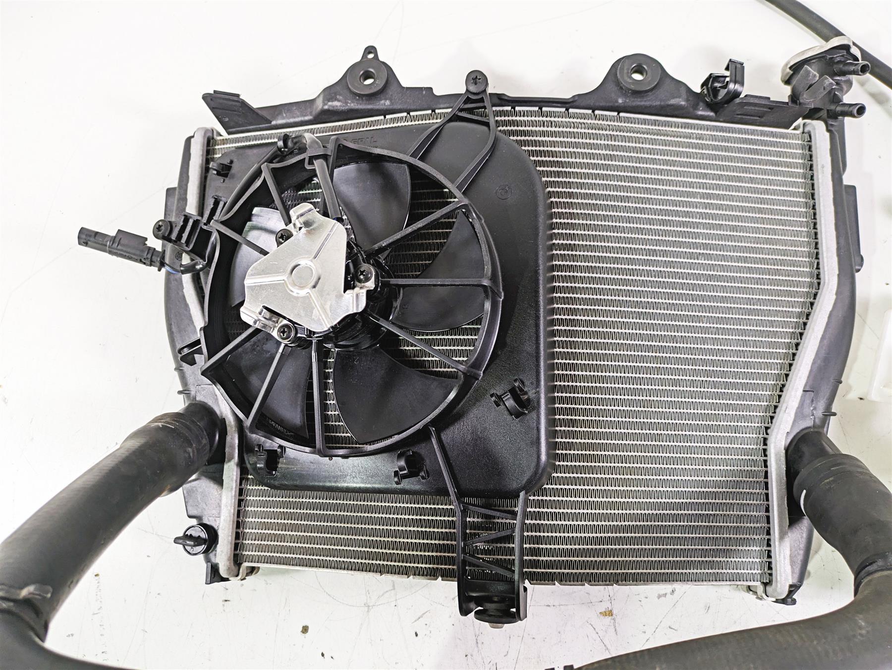 2017 BMW S1000R K47 Radiator Fan Hoses Reservoir - No Leaks 17118551544 {{ shop.shopifyCountryName }} - Mototech271