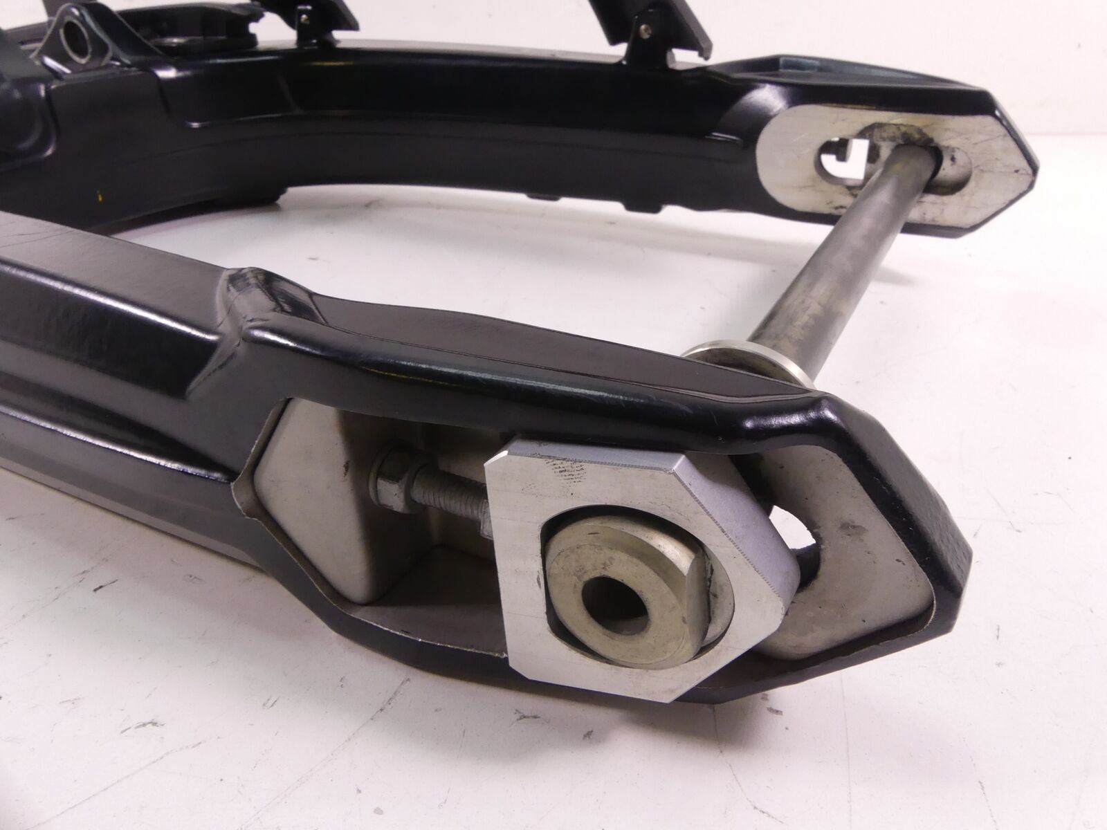 2010 BMW F800GS K72 Straight Swingarm Rear Swing Arm + Axle 20mm 33178549120 {{ shop.shopifyCountryName }} - Mototech271