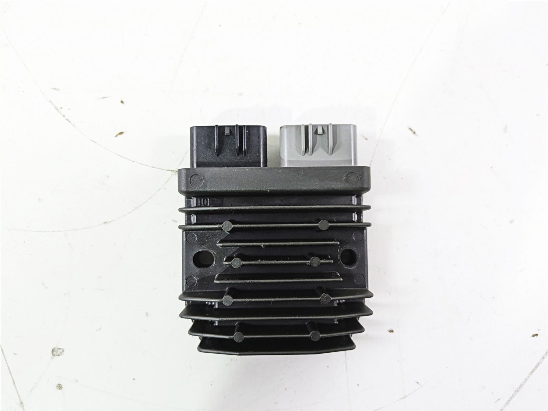2019 Triumph Speed Triple RS 1050 Rectifier Voltage Regulator T1300675 FH020AA {{ shop.shopifyCountryName }} - Mototech271