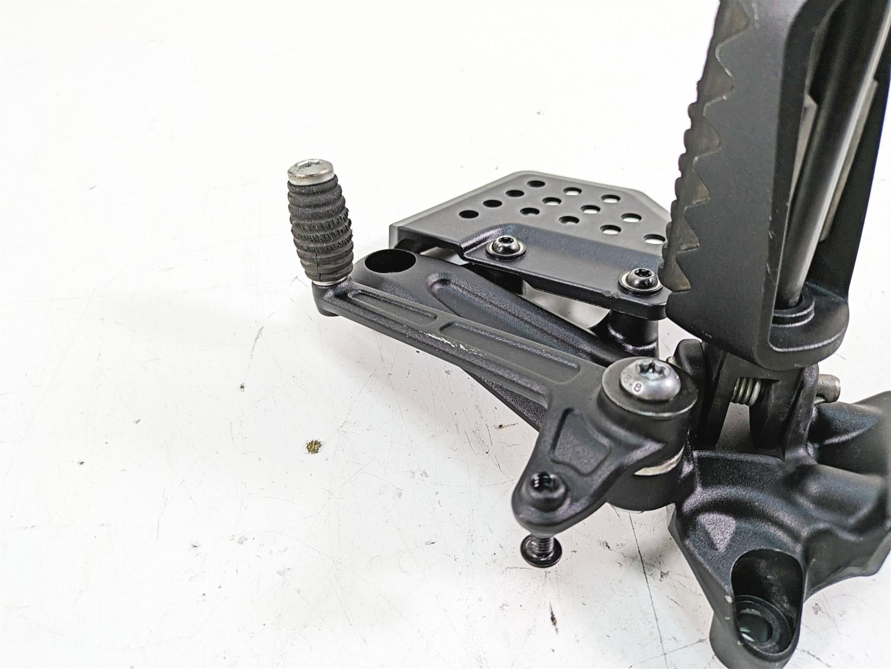 2022 Harley RA1250 S Pan America Left Rider Footpeg & Shifter - Read 33600309A {{ shop.shopifyCountryName }} - Mototech271