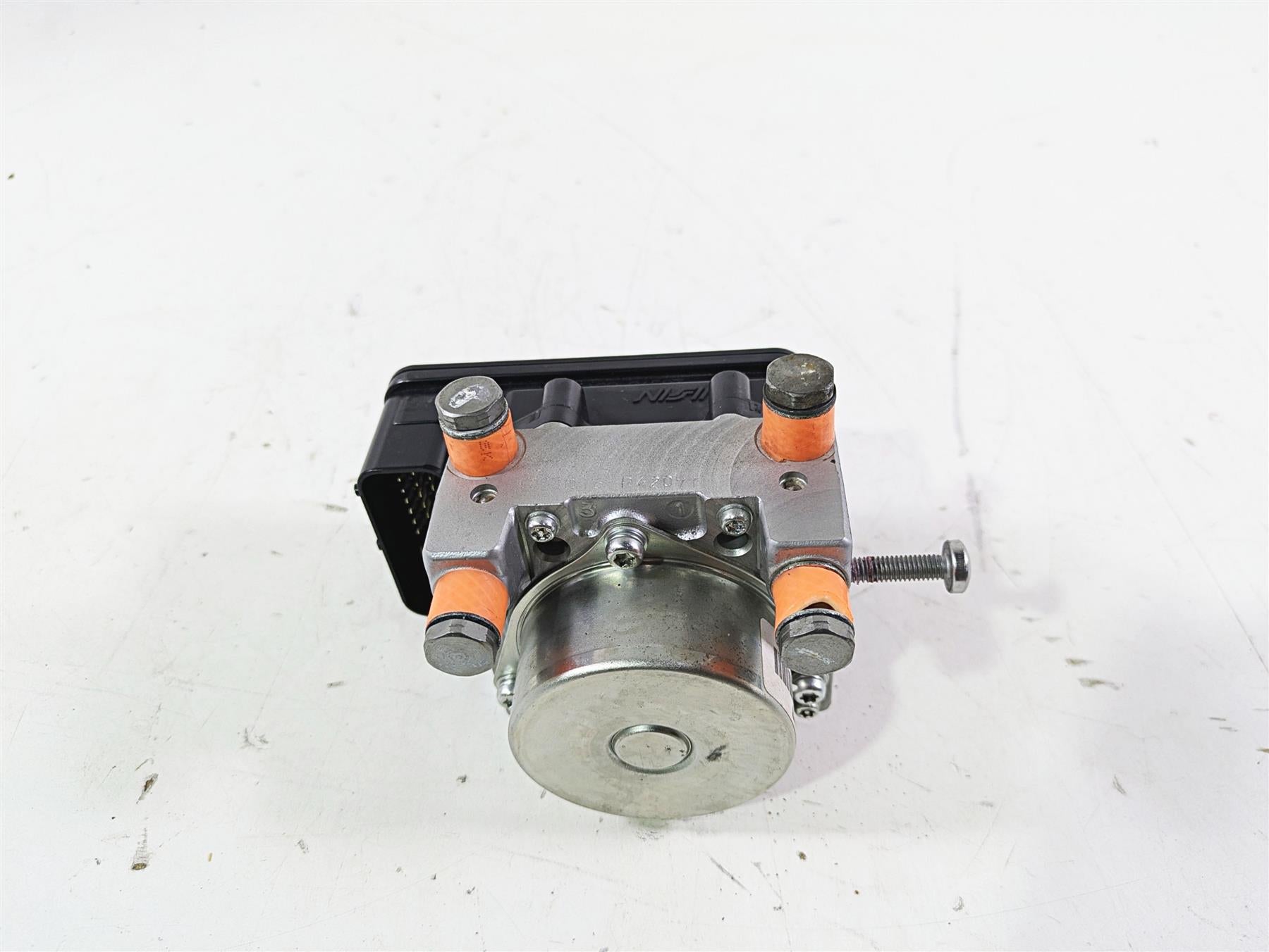 2015 Triumph Tiger Explorer XC Abs Brake Pump Unit Module T2026501 {{ shop.shopifyCountryName }} - Mototech271