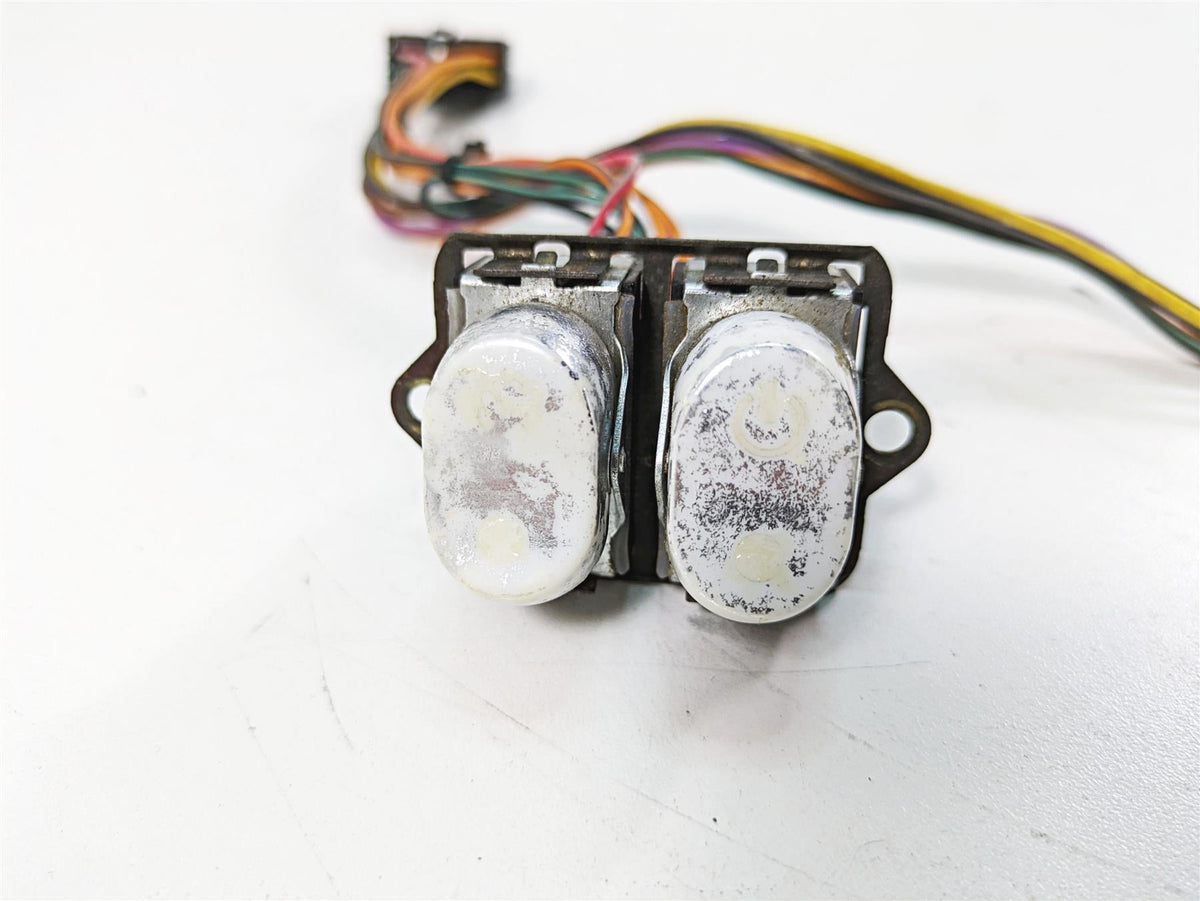 2005 Harley Touring FLHTCUI Electra Glide Auxiliary Switch Set 70271-98 {{ shop.shopifyCountryName }} - Mototech271