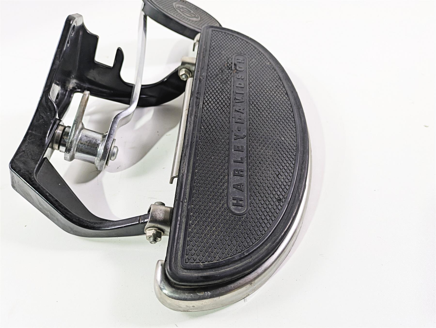 2017 Harley Softail Heritage Classic FLSTC Right Front Floorboard & Set 42431-11 {{ shop.shopifyCountryName }} - Mototech271