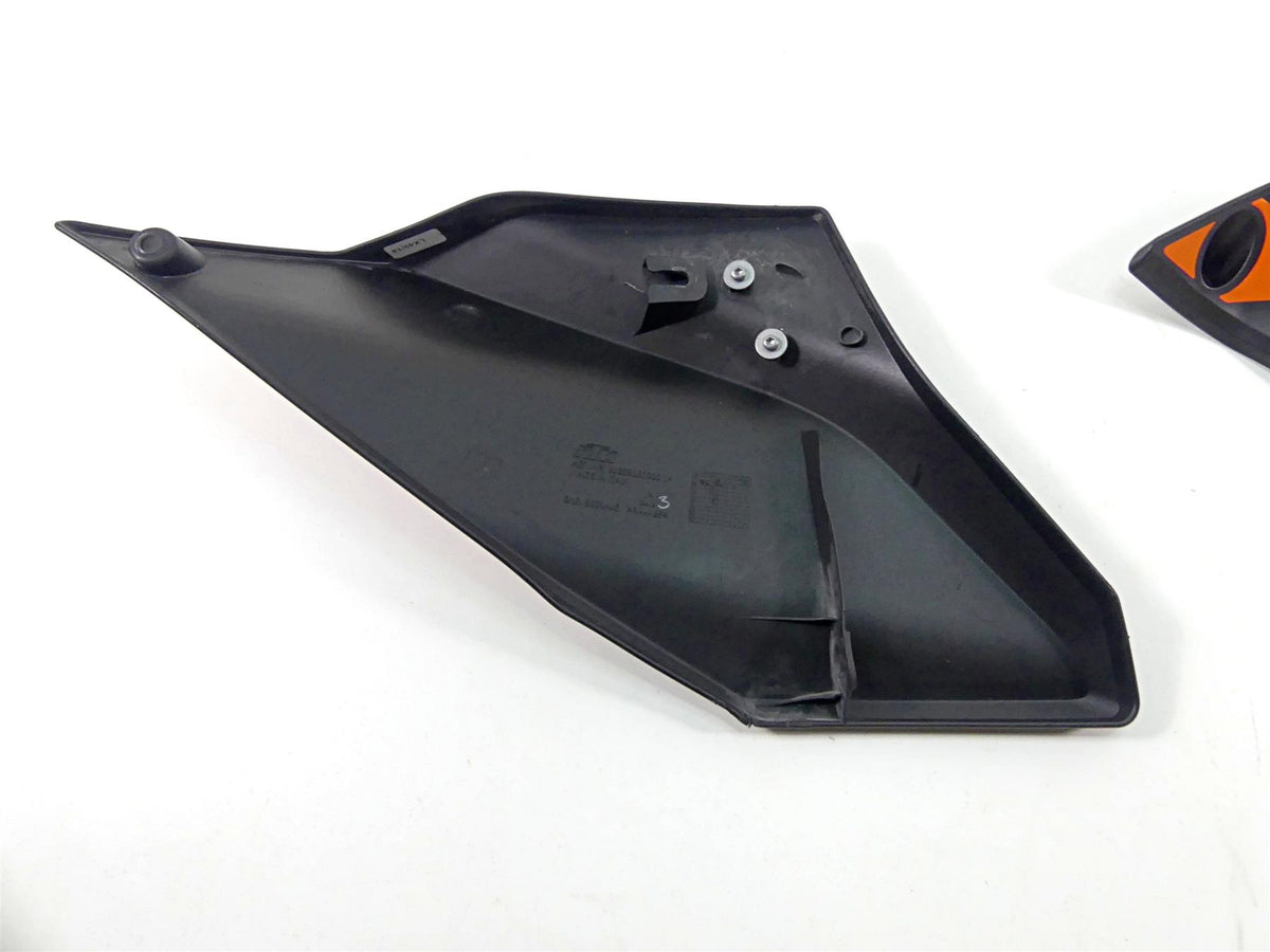 2016 KTM 1290 Super Duke R Tank Side Cover Panel Fairings 61308051000 {{ shop.shopifyCountryName }} - Mototech271