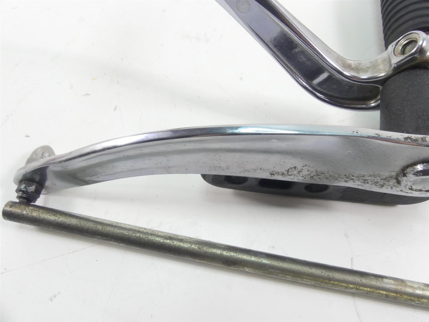 2014 Harley FXDF Dyna Fat Bob Front Left Fw Foot Peg & Shifter Set 33693-03 {{ shop.shopifyCountryName }} - Mototech271