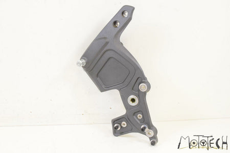 2019 Indian Scout Right Center Frame Plate Bracket 5139625-650 {{ shop.shopifyCountryName }} - Mototech271