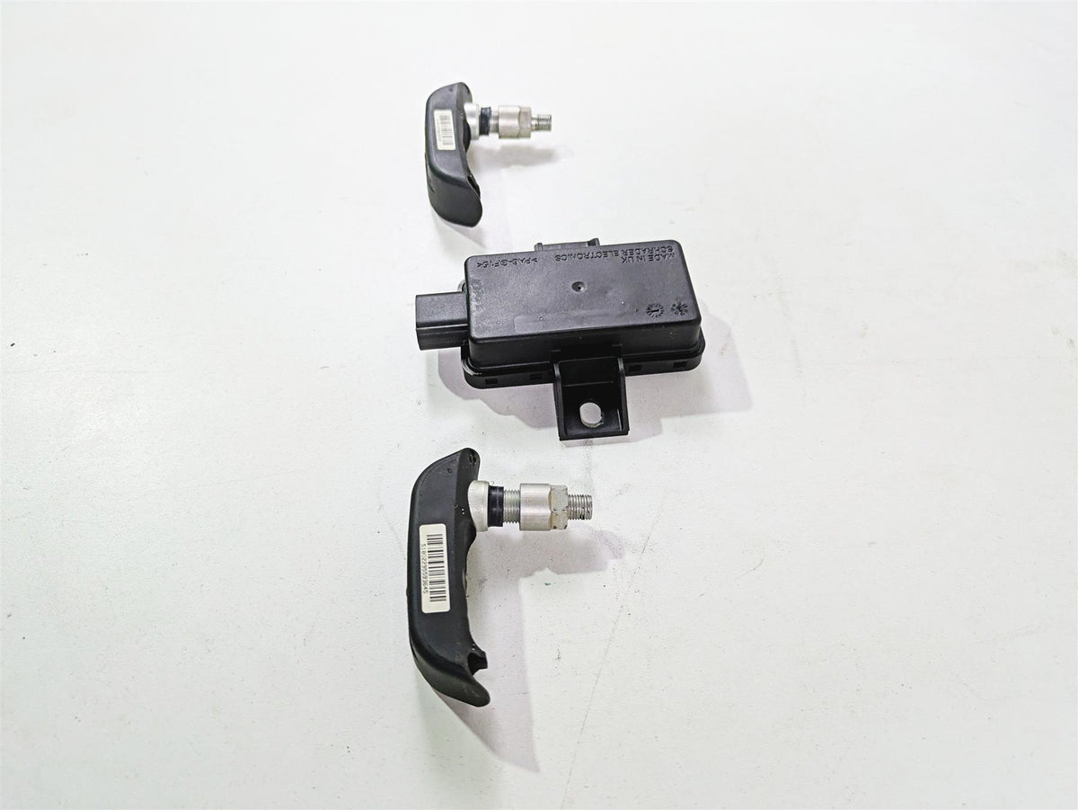 2020 KTM 1290 Super Adventure R Tire Pressure Module & Sensor Set 60312032000 {{ shop.shopifyCountryName }} - Mototech271