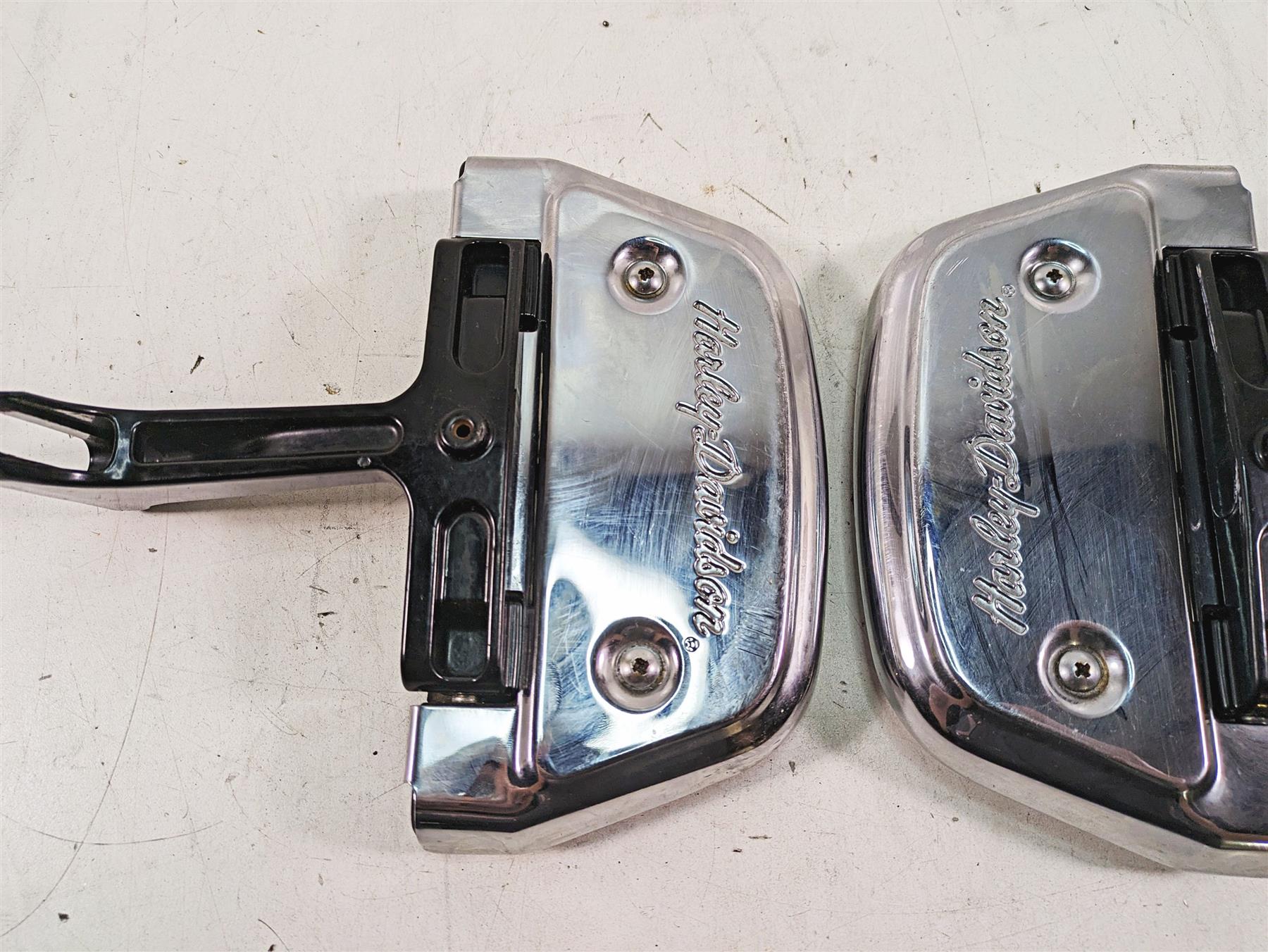 2010 Harley Touring FLHTCU Electra Glide Rear Passenger Floor Boards 52719-10 {{ shop.shopifyCountryName }} - Mototech271