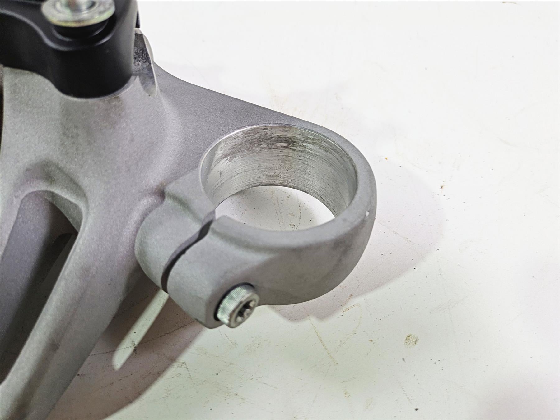 2009 Harley XR1200 Sportster Upper Triple Tree Steering Clamp 46028-08 {{ shop.shopifyCountryName }} - Mototech271