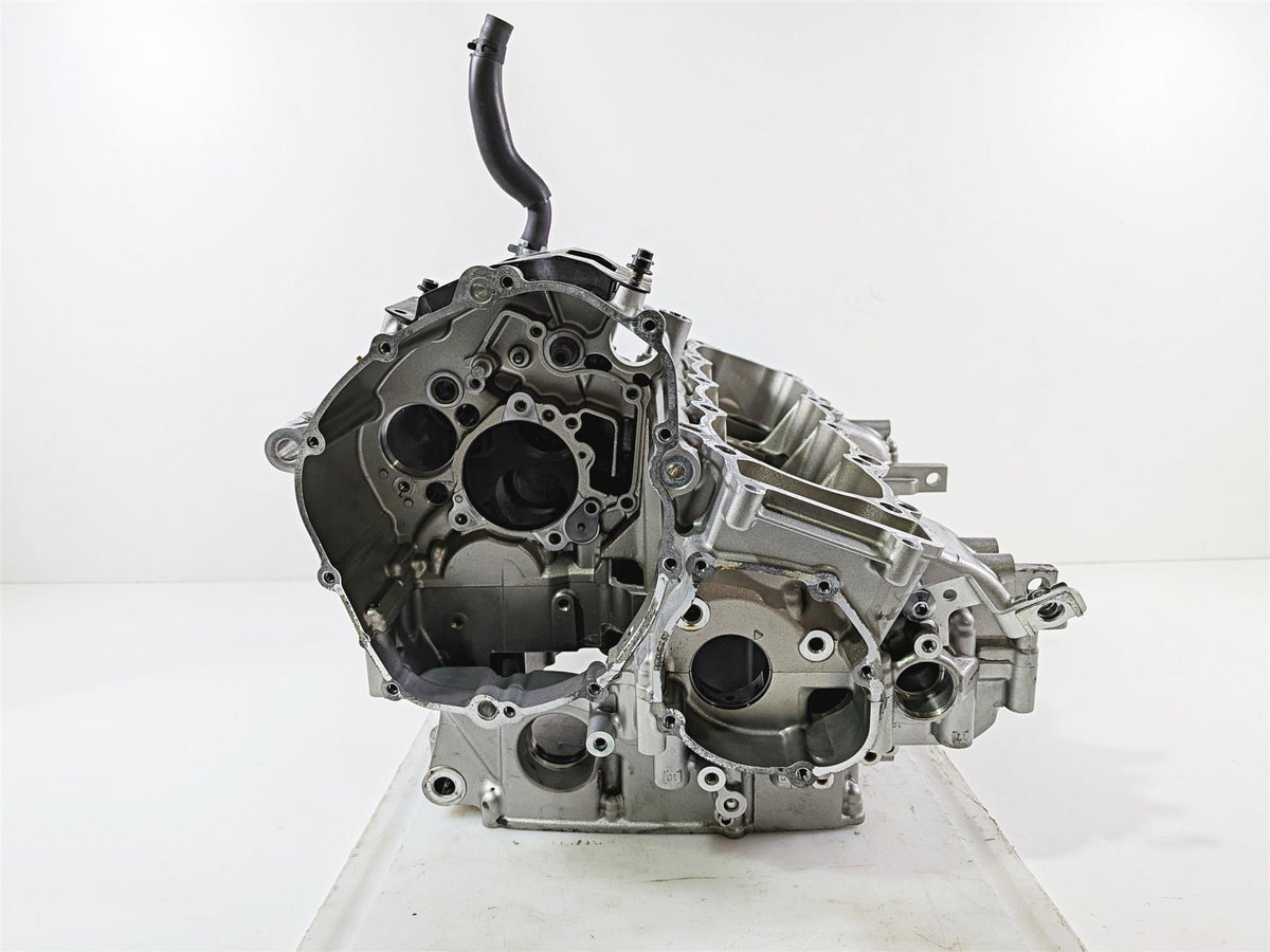 2016 Yamaha YZF R1 RN32 N527E Engine Motor Crank Case Crankcase Set 2CR-15100-17-00 {{ shop.shopifyCountryName }} - Mototech271