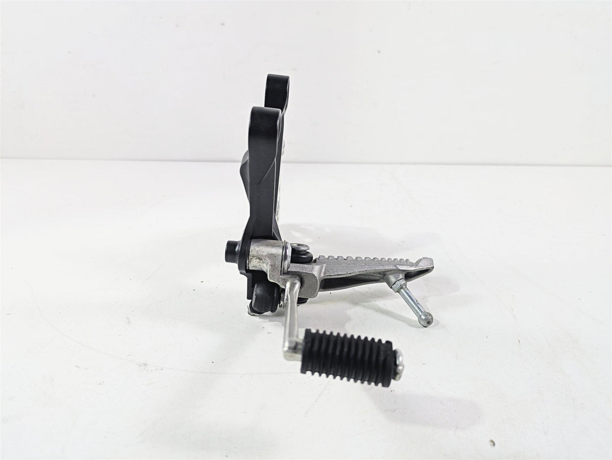2024 Kawasaki ZX6R ZX636 Ninja Left Footpeg Foot Peg Shifter Set 35063-0160-18R {{ shop.shopifyCountryName }} - Mototech271