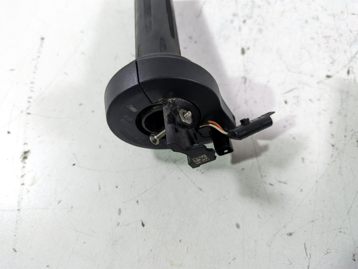 2022 BMW R1250 RT K052 Left Right Heated Hand Grip Set 61318549455 61318552124 {{ shop.shopifyCountryName }} - Mototech271