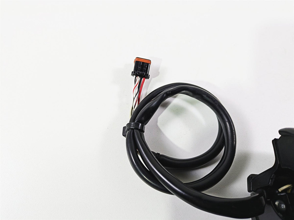 2019 Harley Softail FXDR 114 Right Hand Start Kill Control Switch 71500462 {{ shop.shopifyCountryName }} - Mototech271