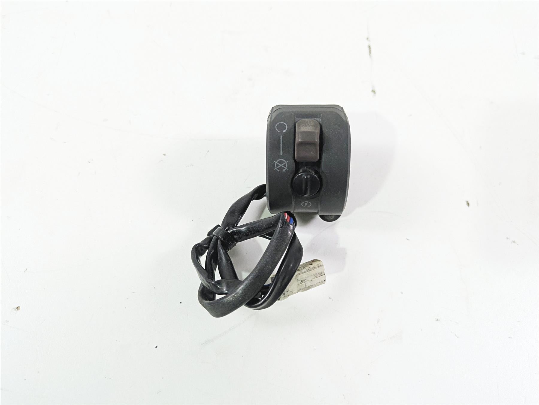 2012 Ducati Streetfighter 848 Right Hand Start Kill Control Switch 65010092I {{ shop.shopifyCountryName }} - Mototech271